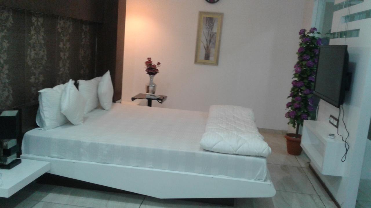 Hotel The Grand Parshwanath Sankeshvar Zewnętrze zdjęcie