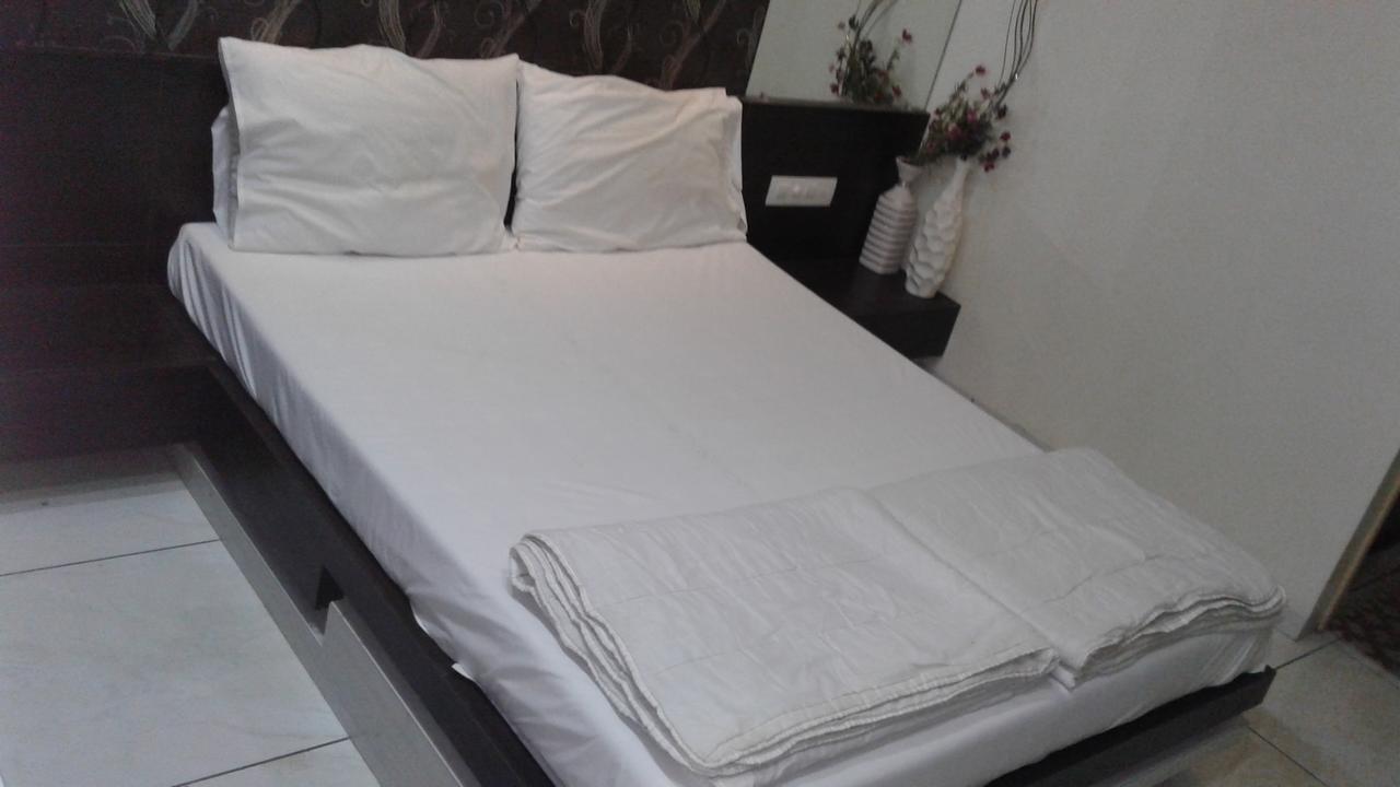Hotel The Grand Parshwanath Sankeshvar Zewnętrze zdjęcie