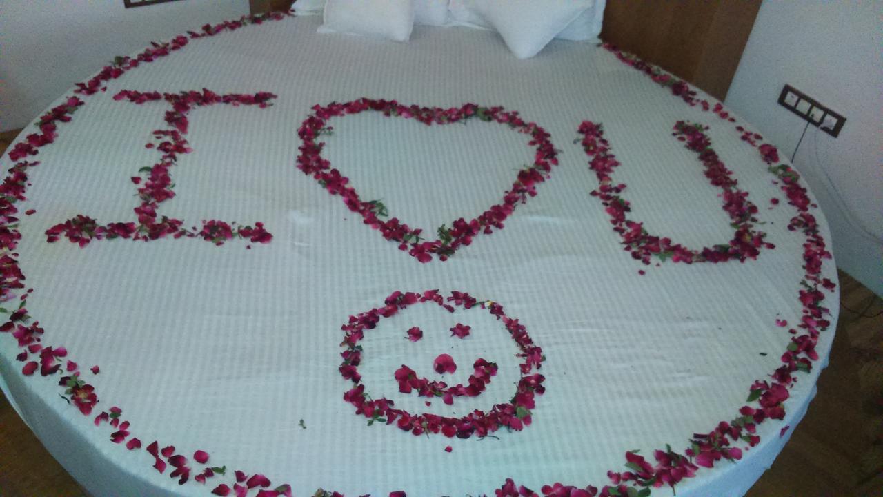 Hotel The Grand Parshwanath Sankeshvar Zewnętrze zdjęcie